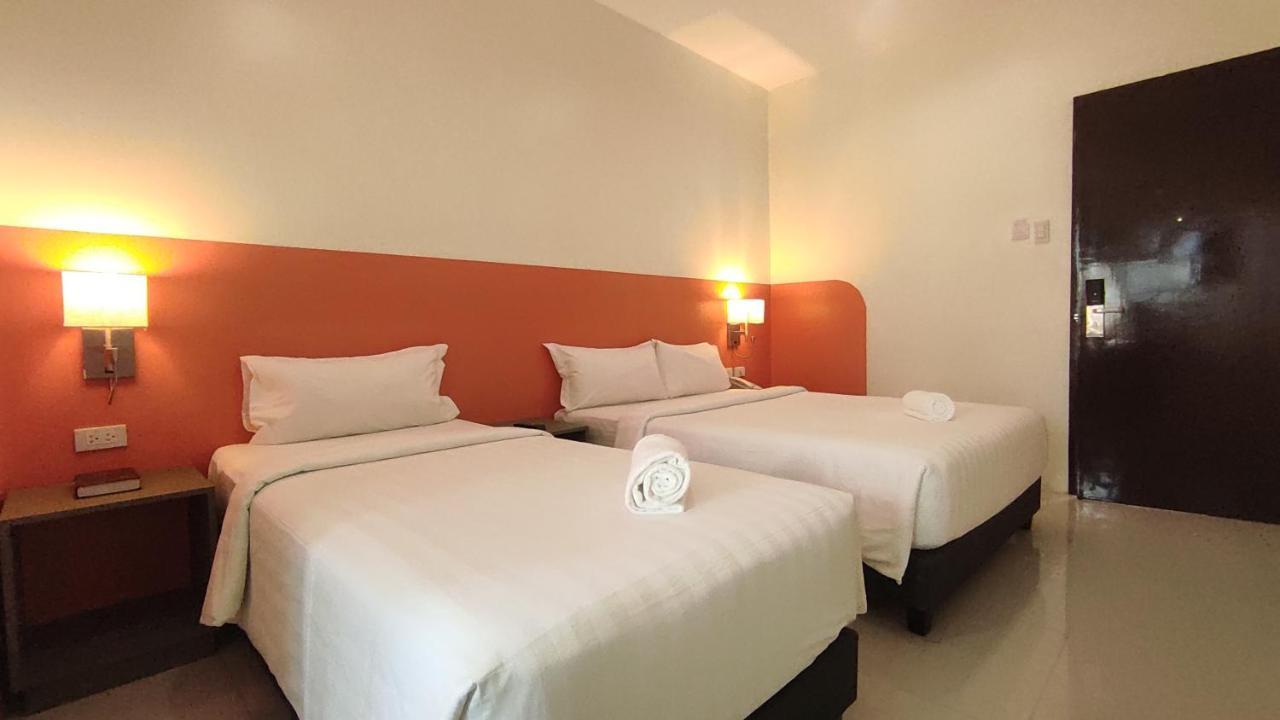 Travelbee Airport Inn Lapu-Lapu City Eksteriør billede