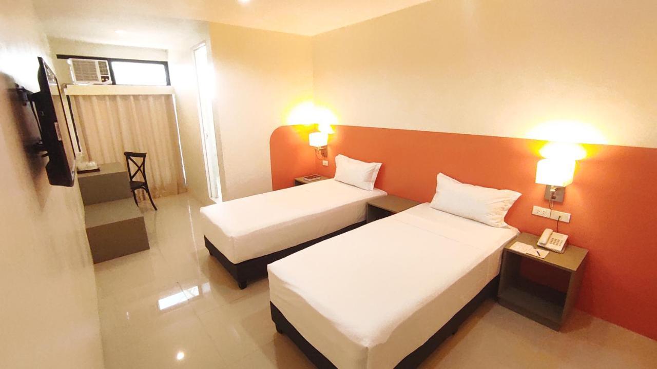 Travelbee Airport Inn Lapu-Lapu City Eksteriør billede