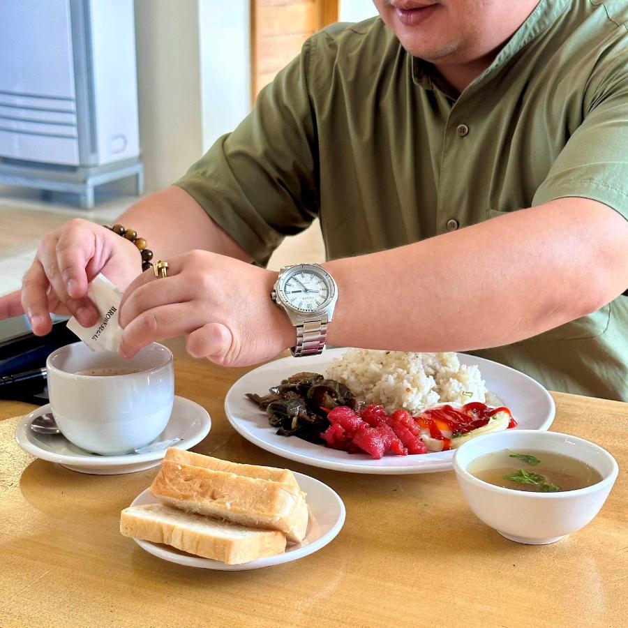 Travelbee Airport Inn Lapu-Lapu City Eksteriør billede