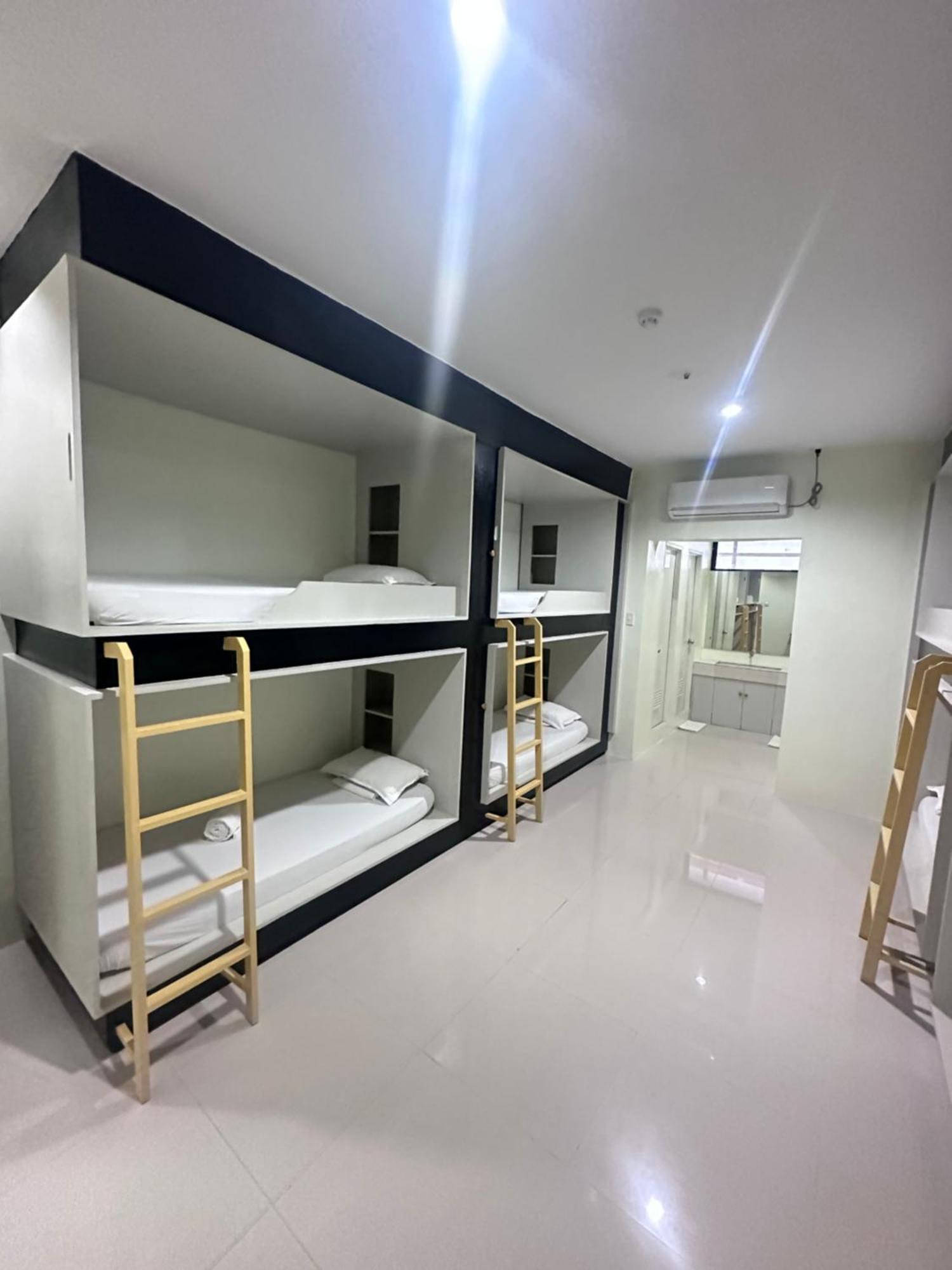 Travelbee Airport Inn Lapu-Lapu City Eksteriør billede