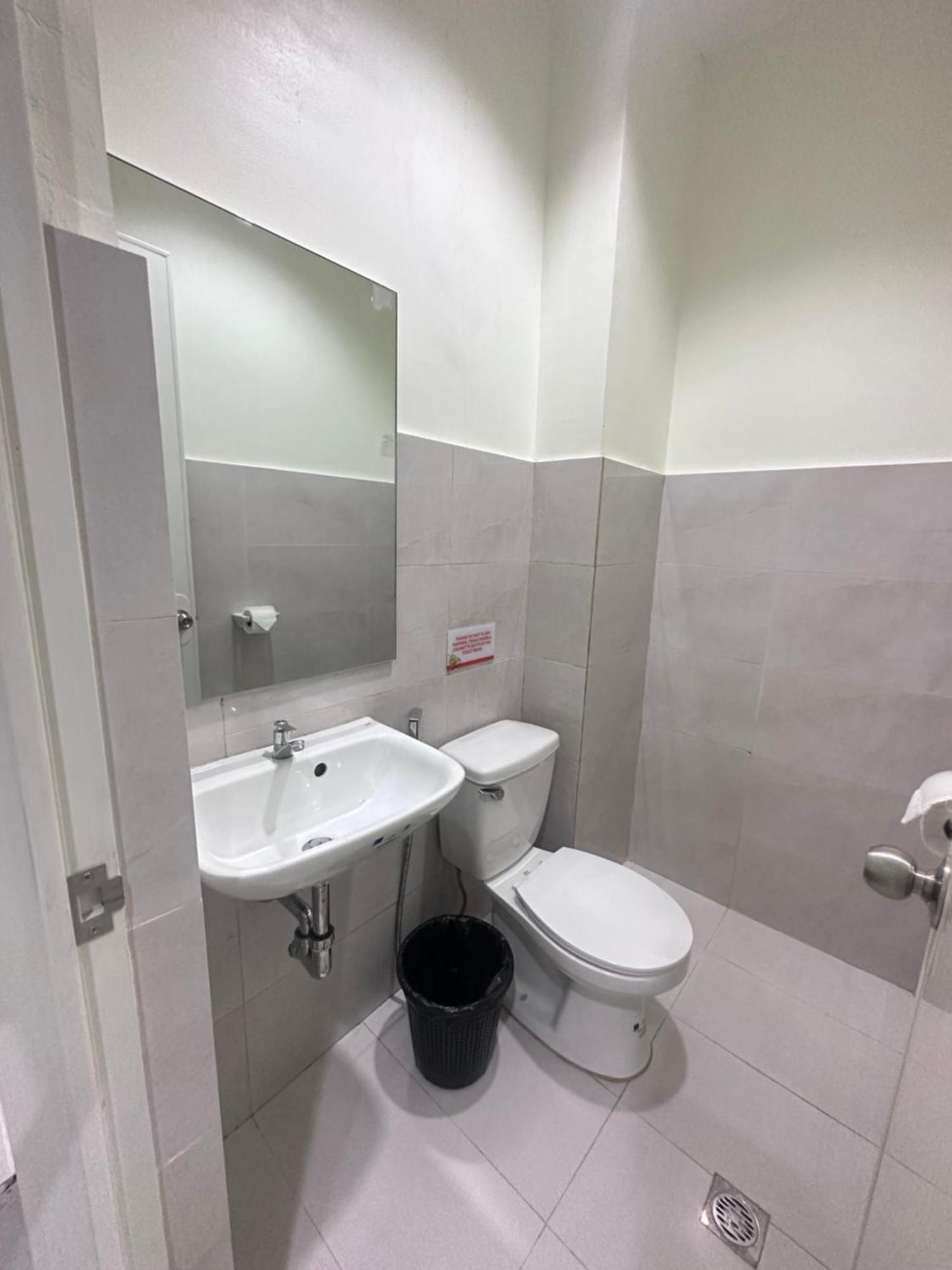 Travelbee Airport Inn Lapu-Lapu City Eksteriør billede