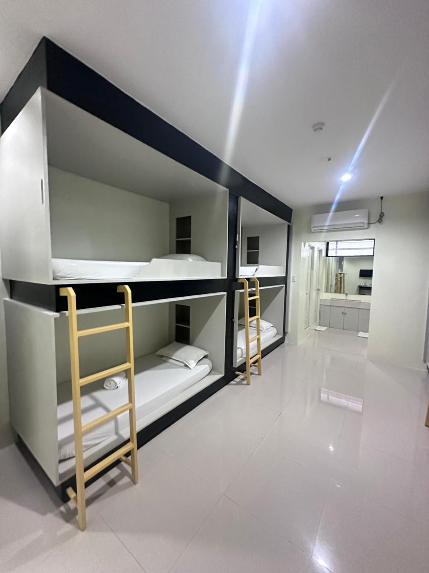 Travelbee Airport Inn Lapu-Lapu City Eksteriør billede