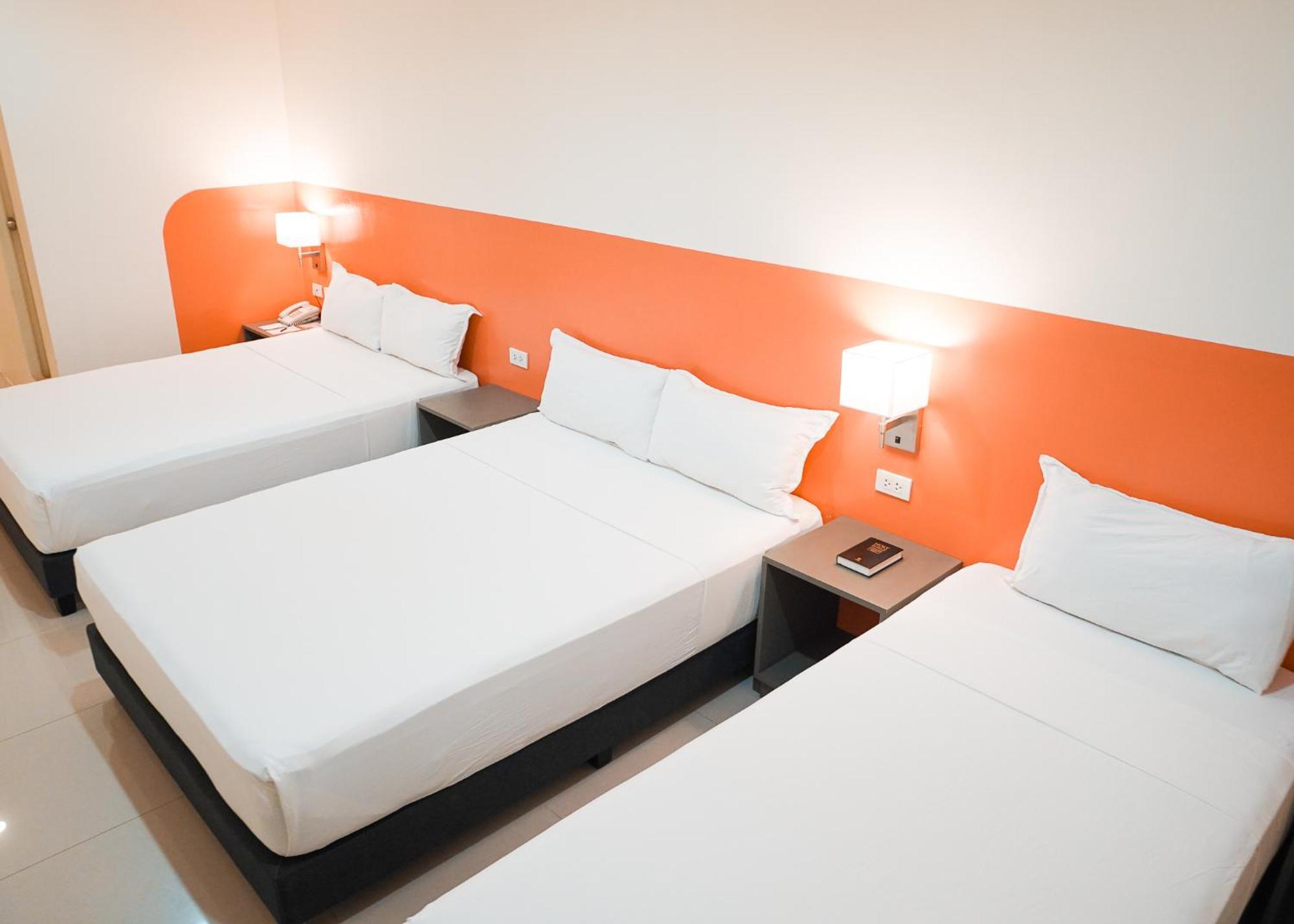 Travelbee Airport Inn Lapu-Lapu City Eksteriør billede