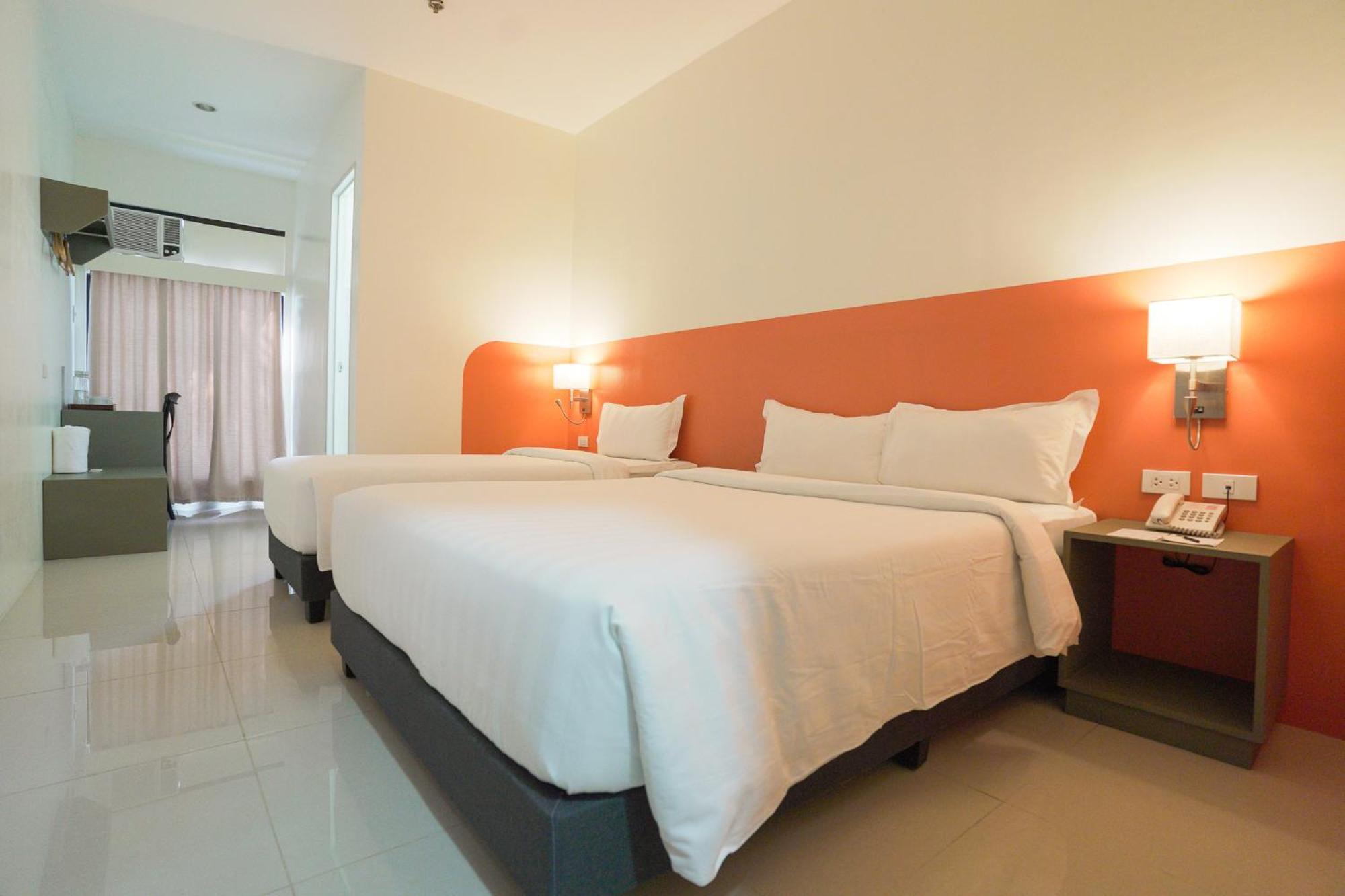 Travelbee Airport Inn Lapu-Lapu City Eksteriør billede